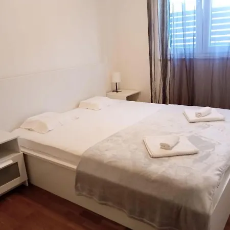 Apartment Paola With Free Private Parking Place Split Exterior photo